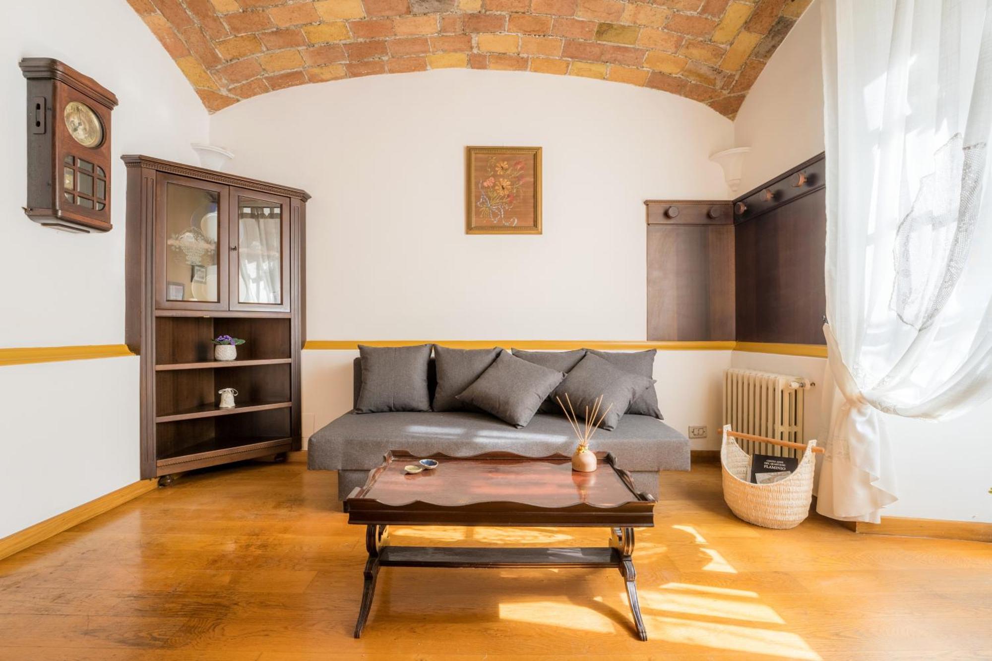 Appartamento The British Corner, Cozy Loft With Garden 10 Min From Center *