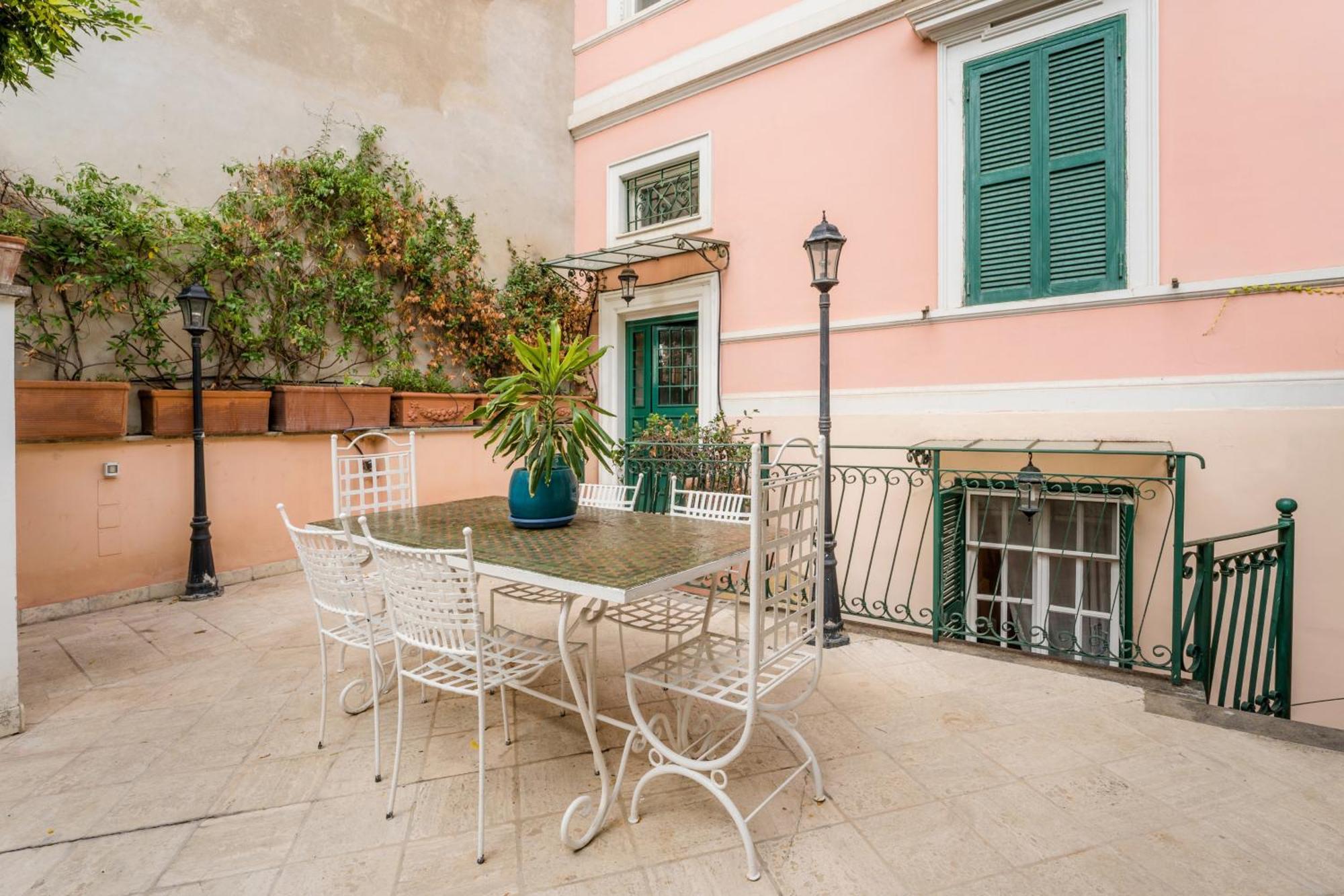 The British Corner, Cozy Loft With Garden 10 Min From Center Appartamento *